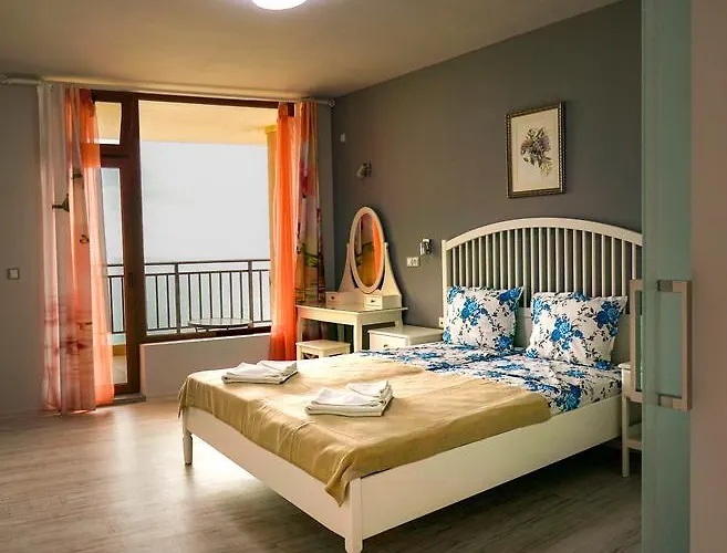 Grace - Port * Tsarevo