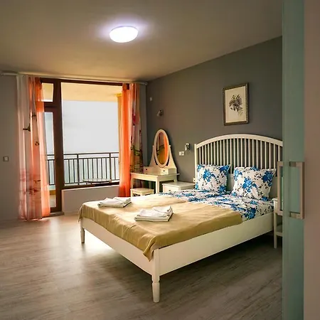 Grace - Port * Tsarevo