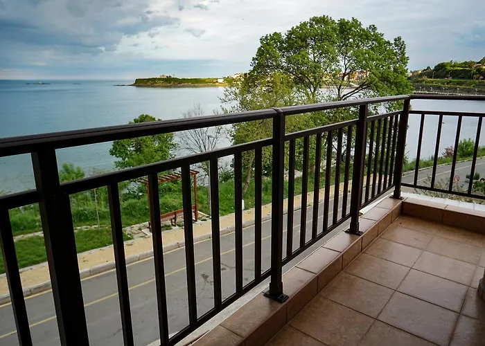 Grace - Port * Tsarevo